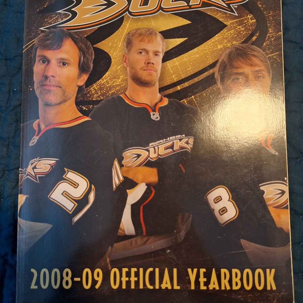 Anaheim Ducks 2008-9 Official Yearbook hockey